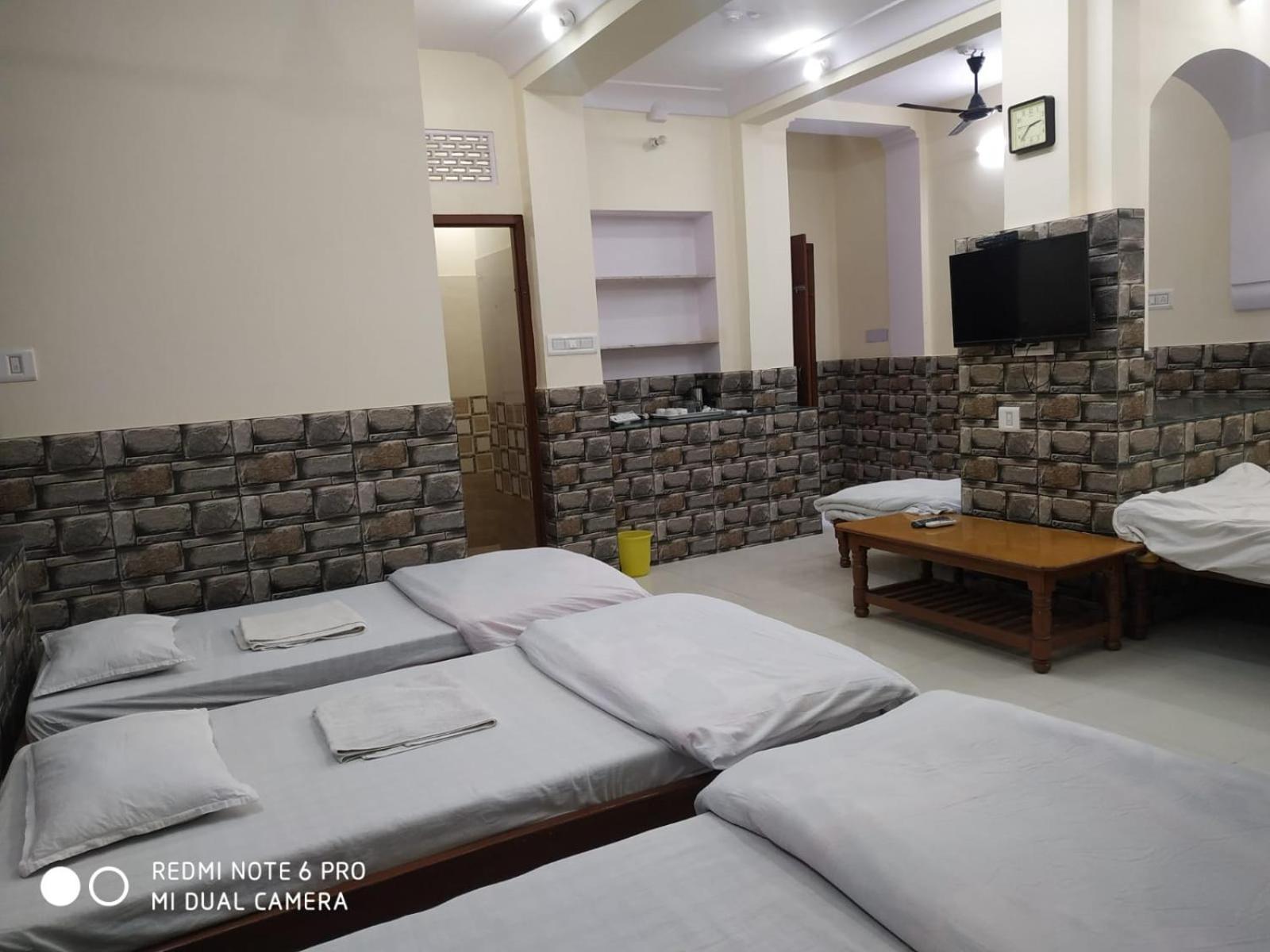 Boby Home Stay "Boby Mansion" Jaipur Bagian luar foto
